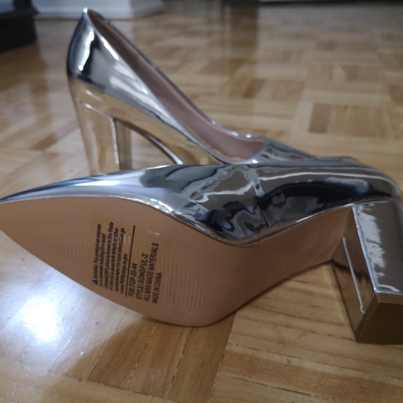 Brand New Silver pumps - Picture 3 of 4